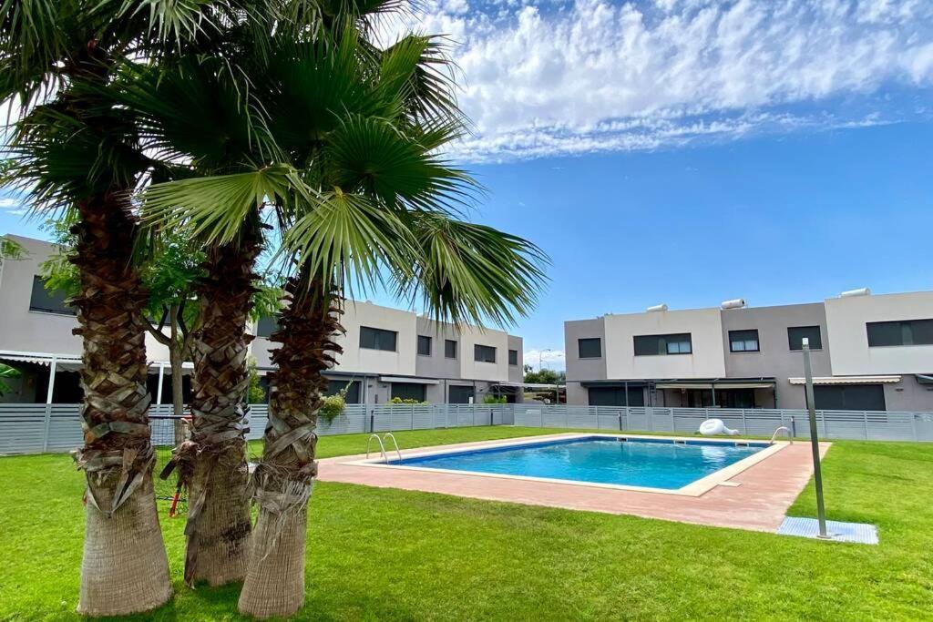 Chalet moderno con piscina en Mont - roige Bahia Exterior foto